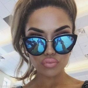 Steve Madden blue mirror cat-eye Sun glasses